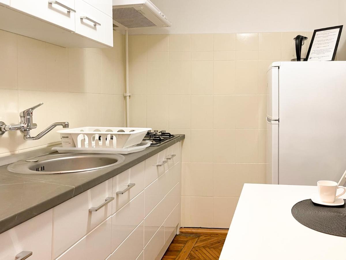 White Moon Apartment Брашов Экстерьер фото
