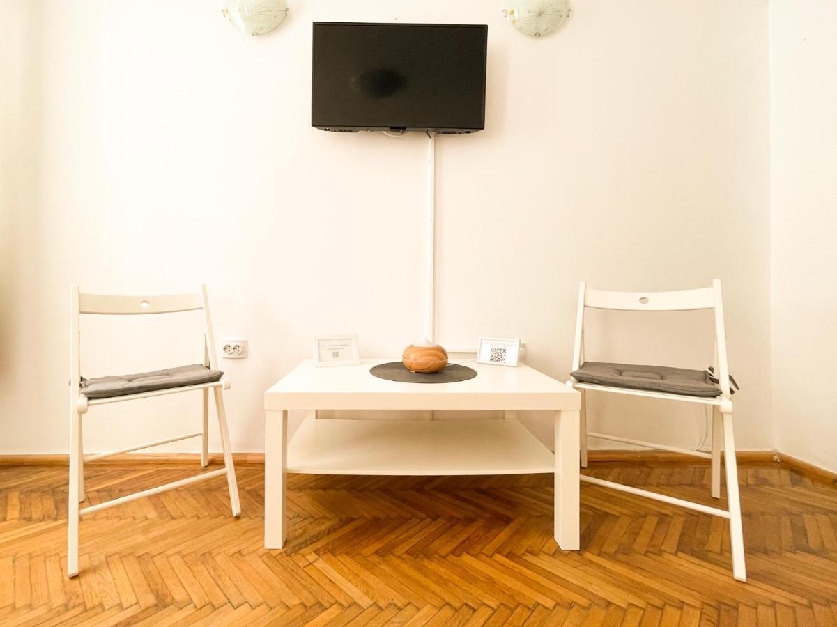 White Moon Apartment Брашов Экстерьер фото
