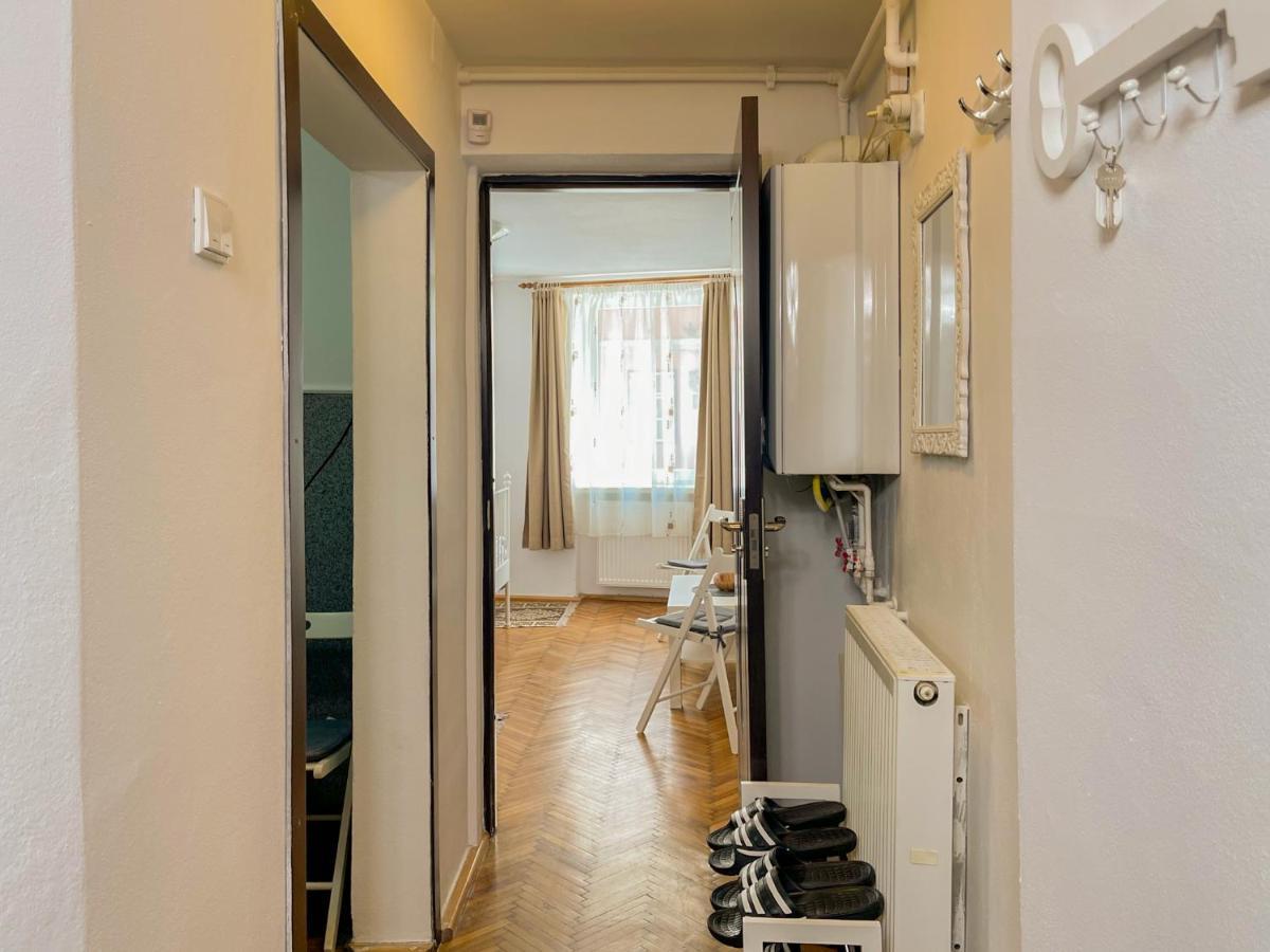 White Moon Apartment Брашов Экстерьер фото