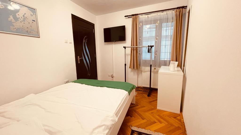 White Moon Apartment Брашов Экстерьер фото